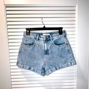 🌼 Pacsun daisy denim mom shorts 🌼 (sold out online!)
